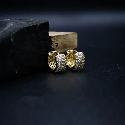 BRINCO EM MOEDA ANTIGA + BANHO EM OURO 18k (20 milésimos)