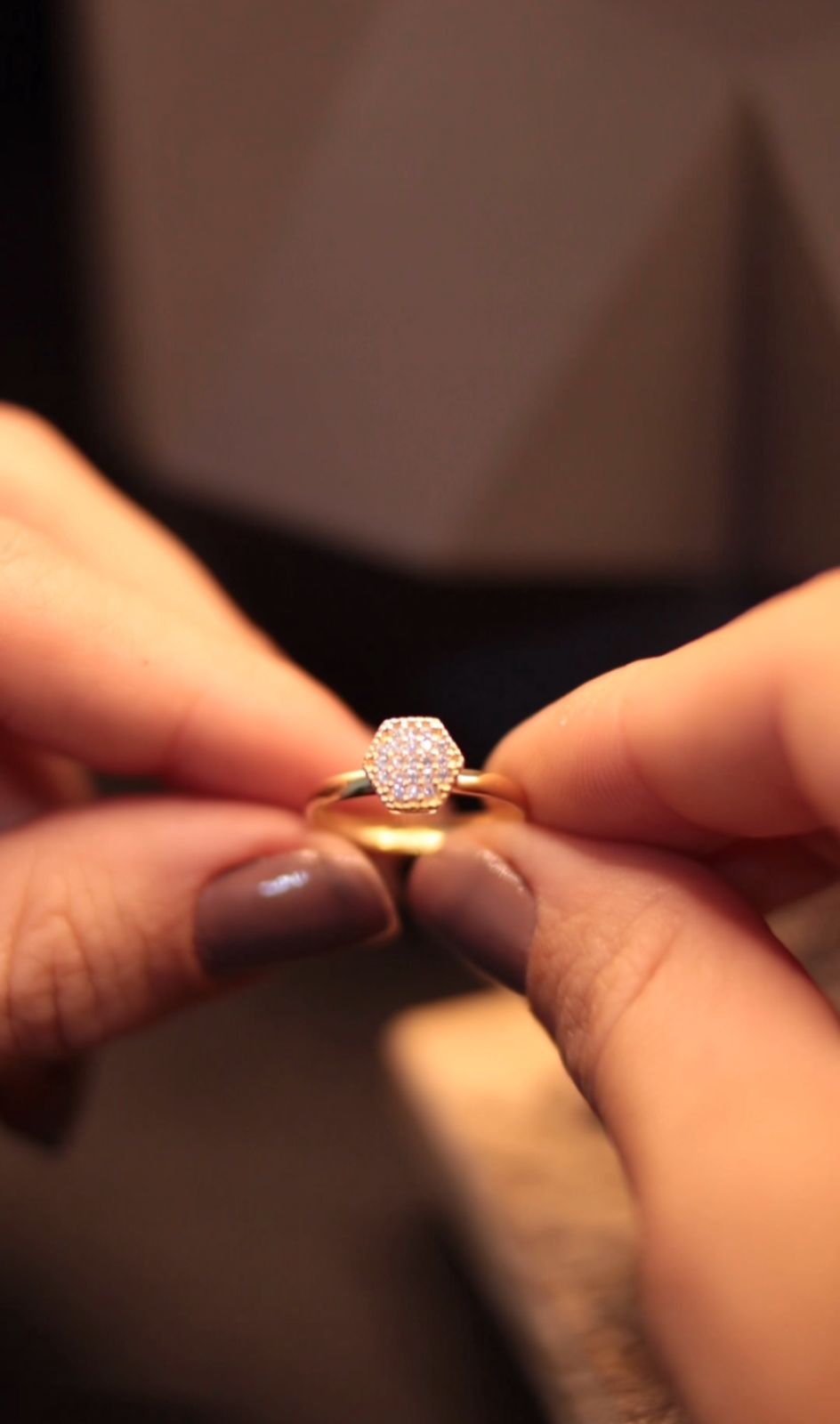 Anel solitário hexagonal ouro 18k