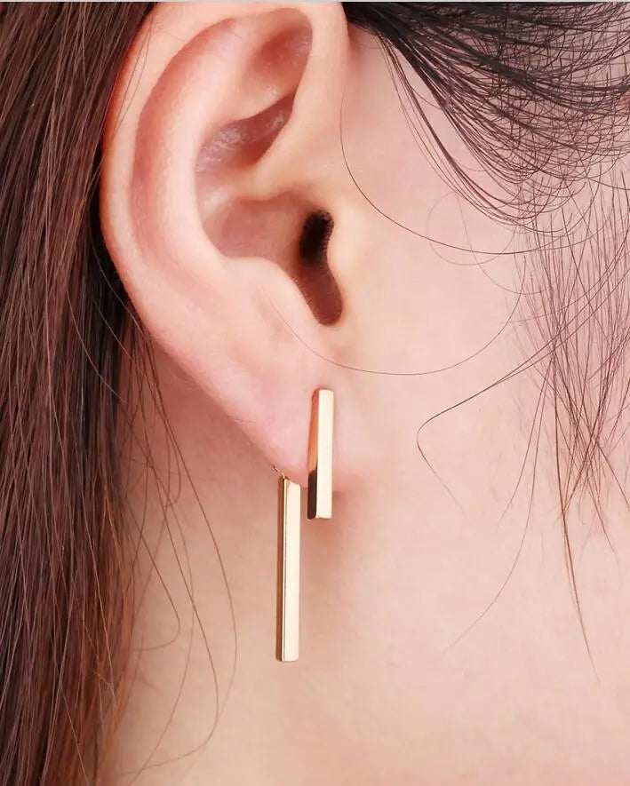 Semijoias estilo gota T, peça exclusiva aço inox banho em ouro 18k, estilo modern 2024