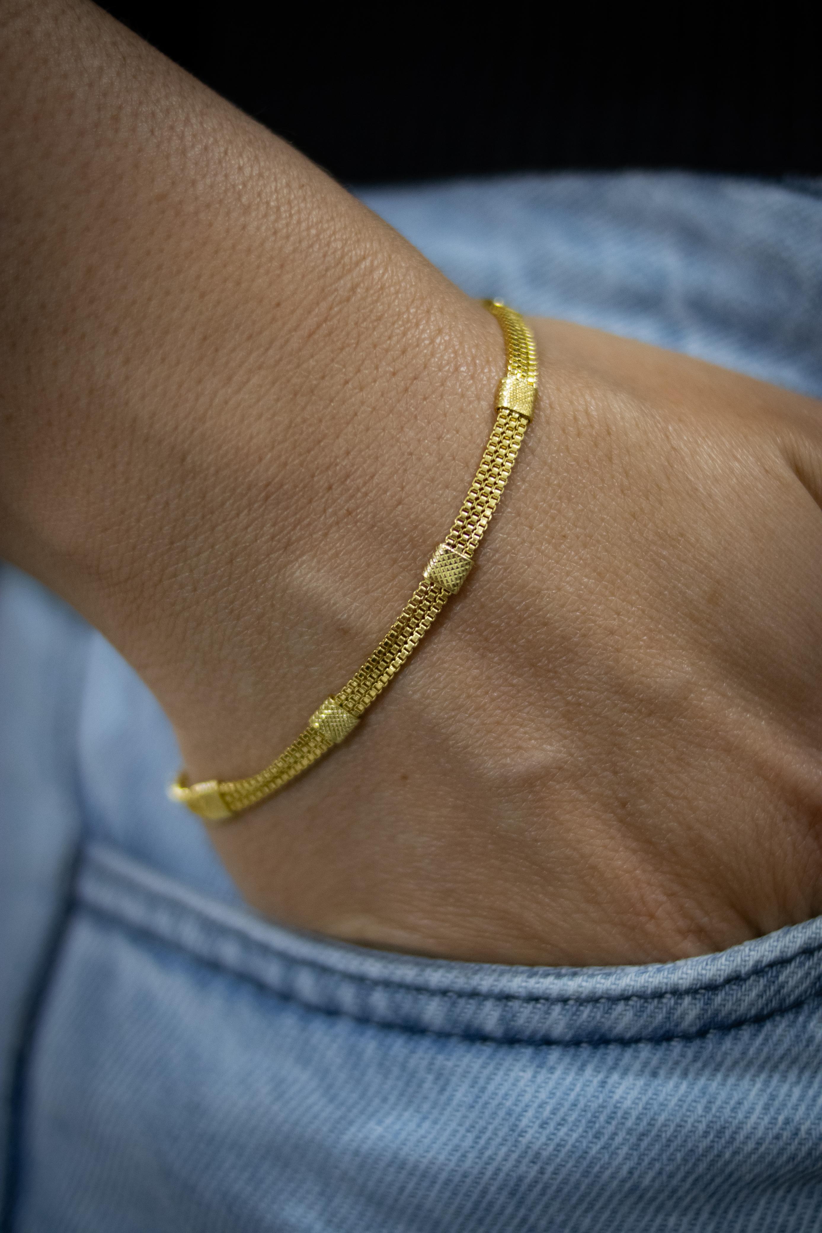 Pulseira modelos, banho ouro 18k + verniz cataforese