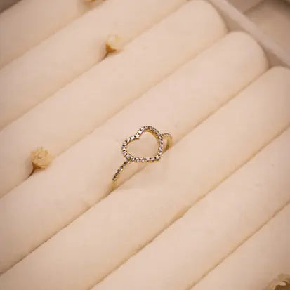 ANEL CORAÇÃO CRAVEJADO VAZADO